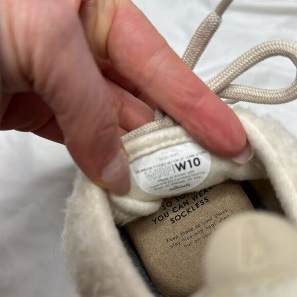 Allbirds Women’s White Wool Runner Fluffs Sneakers. Size 10. - Picture 9 of 9